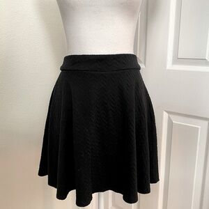 Target Xhilaration Raised Chevron Pattern Black Skater Swing Skirt Sz Small